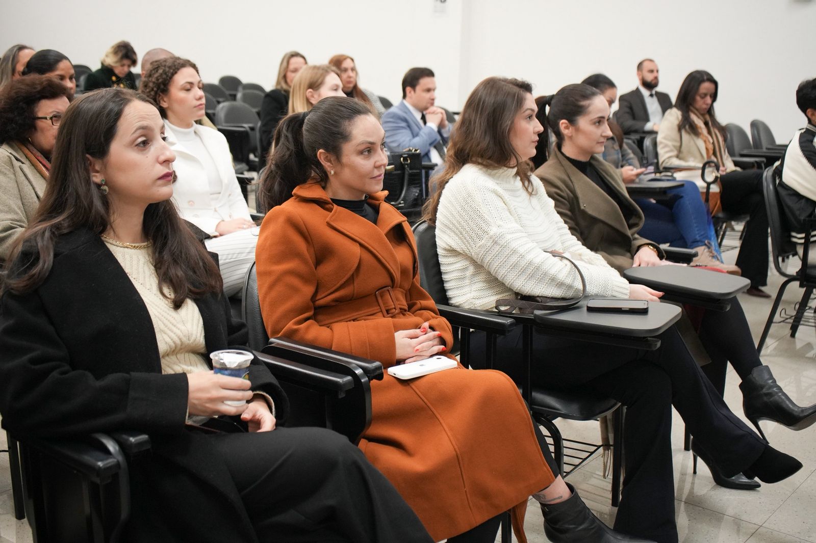 Cascavel dá o primeiro passo para implantar protocolo contra violência política de gênero